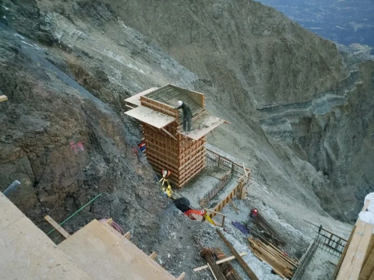 Custom Home Construction 2 1920w 768x576